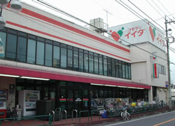 三鷹店外観